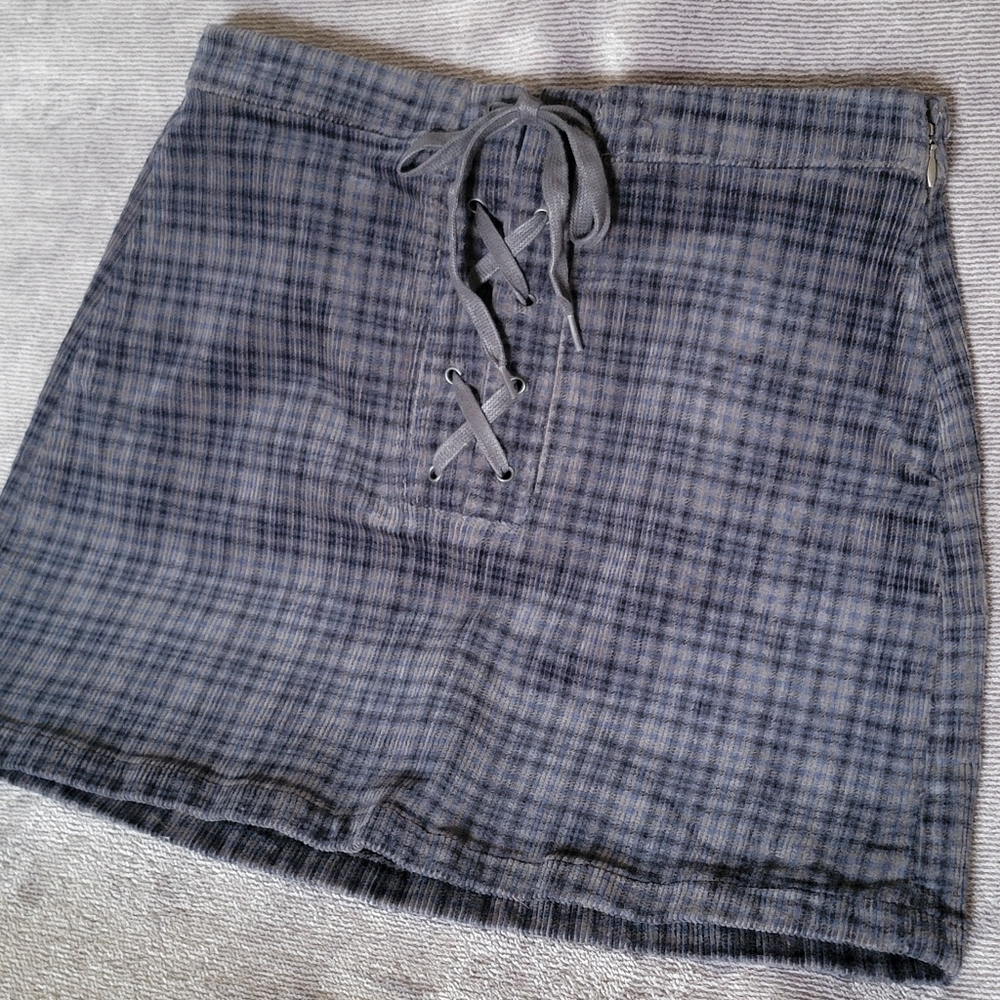 SO Skirt X 2!! Solid Black & Blue/Gray Plaid Mini Skirt Sz 3/26 Women's LIKE NEW - Picture 7 of 14